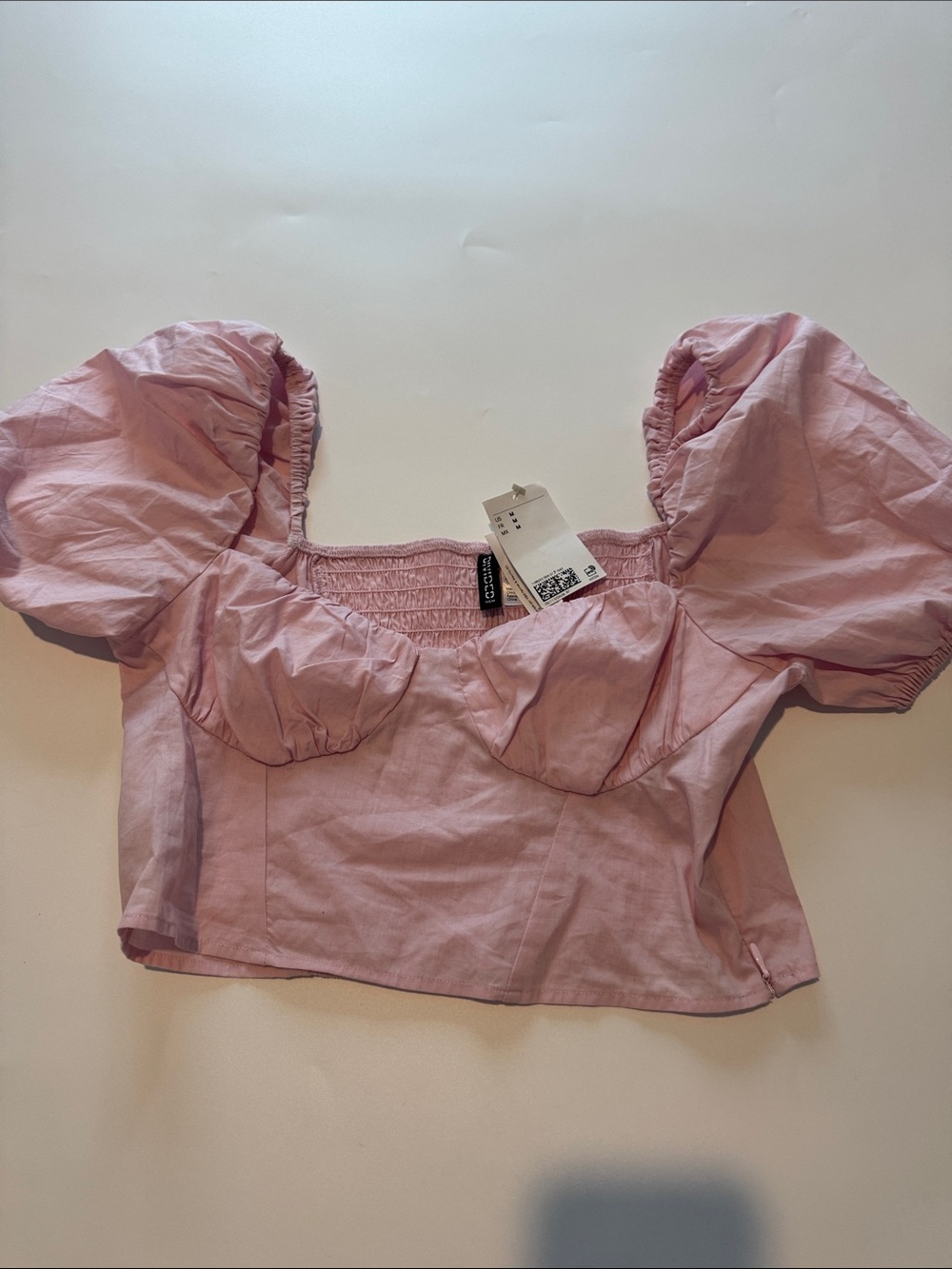 Divided Pink Puff-Sleeve Cropped Top